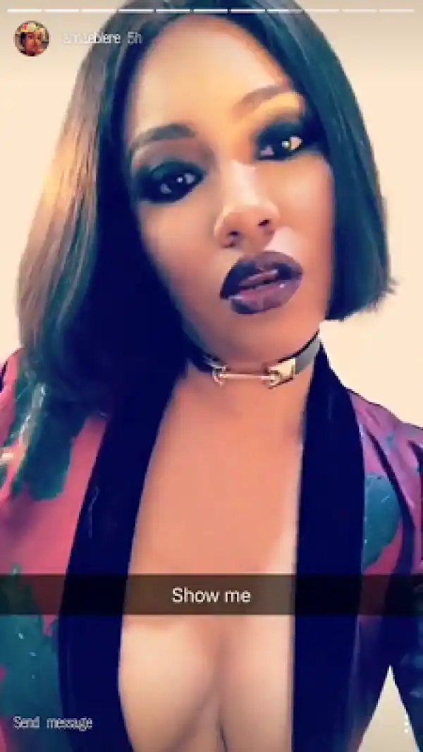 Anna Banner puts her cleavage on display in new photos